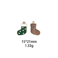 Detalle de colgante de bota de Navidad verde mostrando medida 15x21mm y textura metal - #2 Calcetín de Navidad verde oscuro