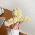 Plush light yellow shark hair claw clip made of soft faux fur for women's hairstyling - Light Yellow Plush Large Hair Claw 13cm