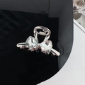 Pinza per capelli gotica argentata con due cristalli a forma di cuore scintillanti - Fiocco Piccolo / Argento Diamante