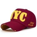 Berretto da baseball bordeaux vintage con toppa NYC gialla e visiera effetto usurato - Regolabile / Borgogna