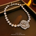 Collana floreale in argento con ciondolo a rosa dettagliato e cristalli brillanti - Collana Rosa Argento