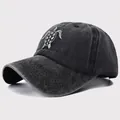 Casquette de baseball en coton noir délavé avec broderie tortue argentée détaillée - Réglable / Noir (Tortue)
