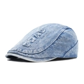 Lichtblauwe gewassen denim platte pet met vintage franjes en geborduurde letters - Verstelbaar / Lichtblauw