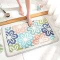 Tappeto da bagno rettangolare con fiori blu e rosa su morbido tessuto trapuntato - 40*60cm / Atmosfera floreale
