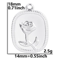 Primo piano di un ciondolo a rosa in argento con dimensioni 18mm per 14mm e peso di 2,5g - Colore Argento (Solo Pendente)