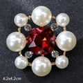 Vintage gold flower brooch with red cushion-cut gem and white pearls 4.2x4.2cm - Ruby Pearl