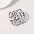 Anillo multicapa minimalista de acero inoxidable con textura plateada martillada irregular - Ajustable / Plateado