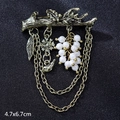 Vintage bronze bird brooch with pearls and tassel chains, size 4.7x6.7cm - Vintage Branch Tassel