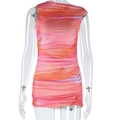 Detailansicht des gerafften Netzstoffs mit abstraktem Batikmuster in Rosa und Orange - S / Orangerot