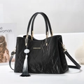 Sac à main blanc plissé élégant pour femme avec pompon dégradé et logo doré - Noir
