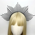 Cerchietto corona a punte nere gotico per donne con un design a raggiera minimalista - Stile 1