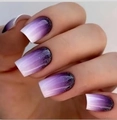 Nahaufnahme eckiger Nägel mit lila-weißem Farbverlauf, Glitzereffekt und hohem Glanz - Weiß-Violett Farbverlauf feiner Glitzer-Stil (LC241) / Gelee-Kleber Werkzeugset (24 Stück/Packung)