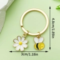 Golden honeybee keychain with white daisy and yellow enamel bee pendant for bags - Daisy Bee Style (LS292)