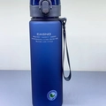 Borraccia sportiva blu opaco con tappo a chiusura ermetica e laccetto trasporto - 560ml Blu
