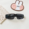 Detalle de gafas de sol deportivas para niños negras con montura Y2K y lentes grises - Gris Oscuro