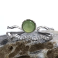 Anillo de plata esterlina S925 con gema verde y circonitas sobre piedra natural - Platino + Jaspe Verde Natural