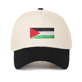 Dettaglio del ricamo della bandiera palestinese su berretto bicolore crema e nero - Beige/Nero