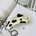 Elegante molletta per capelli a forma di dalmata in acrilico su sfondo di rivista - Cane Macchiato Nero / Circa 10,3 cm