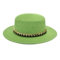 Chapeau de paille vert citron à bord plat avec ruban en cuir noir et chaîne dorée - M (56-58cm) / Vert Fruit