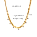 Detail van gouden Cubaanse schakelketting met sprankelende ronde zirkonia hangers - Goud (HF-X2380-G)