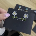 Elegant S925 silver daisy earrings with white crystals and green leaf pendants - Crystal Sunflower