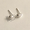 Macro shot showing dimensions of hollow waterdrop silver studs with mirror finish - Extra Small Silver (10mm*6mm)