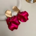 Elegantes pendientes de flores doradas con pétalos mate rojo rosa en capas retro - 3# Aguja de Acero - Rojo Rosa - Flor