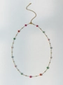 Collier chaîne dorée avec fleurs de perles colorées et petites billes dorées sur fond blanc - Collier 41+5cm Coloré