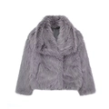 Détail d'un manteau en fausse fourrure grise pour femme avec texture moelleuse et revers - XS / Gris Ardoise
