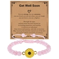 Détail du bracelet en pierre naturelle rose avec breloque tournesol sur carte en kraft - Bracelet en Quartz Rose