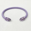 Lila gedrehtes Kabelarmband mit matten Perlen und funkelnden Kristallakzenten - Violetter Stil (BR049-6)