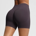 Détail du short sans couture à taille haute avec effet push-up et texture tricotée - Brun Chocolat