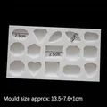Stampo in silicone bianco a 15 cavità per ciondoli in resina a cuore e ovali - Grigio