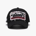 Cappellino da baseball vintage nero con grande toppa ricamata bianca e dettagli logori - Regolabile / Nero (25A223)