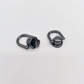 Detalle de remaches en D negros de metal con tornillo para bolsos y fundas de móvil DIY - Color gunmetal