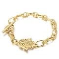 Bracciale Mano di Fatima dorato in acciaio inossidabile con motivo traforato e chiusura OT - Oro (KB149745-Z)