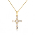 Dettaglio della collana a croce dorata con zirconi bianchi ovali incastonati a griffe - Oro VD1134