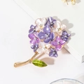 Elegante spilla a forma di ortensia con petali in smalto e diamanti scintillanti - Viola + Bianco