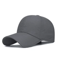 Gorra deportiva gris oscuro transpirable con orificios de ventilación láser - gris oscuro