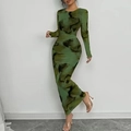 Detail of elegant emerald green marble print dress with slim fit and long sleeves - S / Green