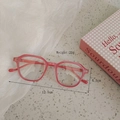 Detailed size chart of pink children's sunglasses showing frame width and 20g weight - Transparent Pink
