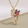 Collana con ciondolo a fenicottero dorato con gemme colorate e una perla bianca lucida - Fenicottero in zircone colorato