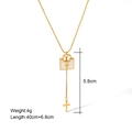 Luxuriöse Halskette mit Kreuz- und Schlossanhänger aus 18K vergoldetem Edelstahl - Gold