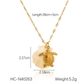 Detailed view of 18K gold starfish and seashell pendant with size and weight specs - Turtle Style (HC-N40263)