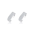 Vista macro de pendientes de clip en C plateados con micro pavé de circonitas brillantes - Ear Cuffs de Circonia Plateada (JQH0130-SS)