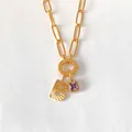 Collana a catena a graffetta dorata con iniziale B e pendente in cristallo viola - Lettera B (XNL0079)