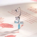 Bauchnabelpiercing aus Silber mit Kreuzanhänger und hellblauen Zirkonia-Steinen - Hellseeblau (Einzelstück)
