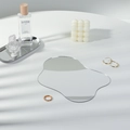 Vassoio a specchio acrilico argento irregolare per gioielli con decoro minimal - Specchio In Acrilico Irregolare/22*17cm