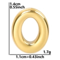 Vista detallada del colgante ovalado en forma de O bañado en oro 18k de 1,4cm x 1,1cm - Dorado