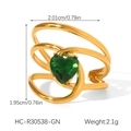 Detailansicht eines grünen Herz-Zirkonia-Rings mit Maßen 2,01 cm Breite und 2,1g Gewicht - Mehrlagiger verflochtener Herz-Edelstein-Stil (HC-R30538-GN)
